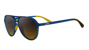 Three-quarter angle view of navy blue aviator sunglasses with dark amber gradient lenses.
