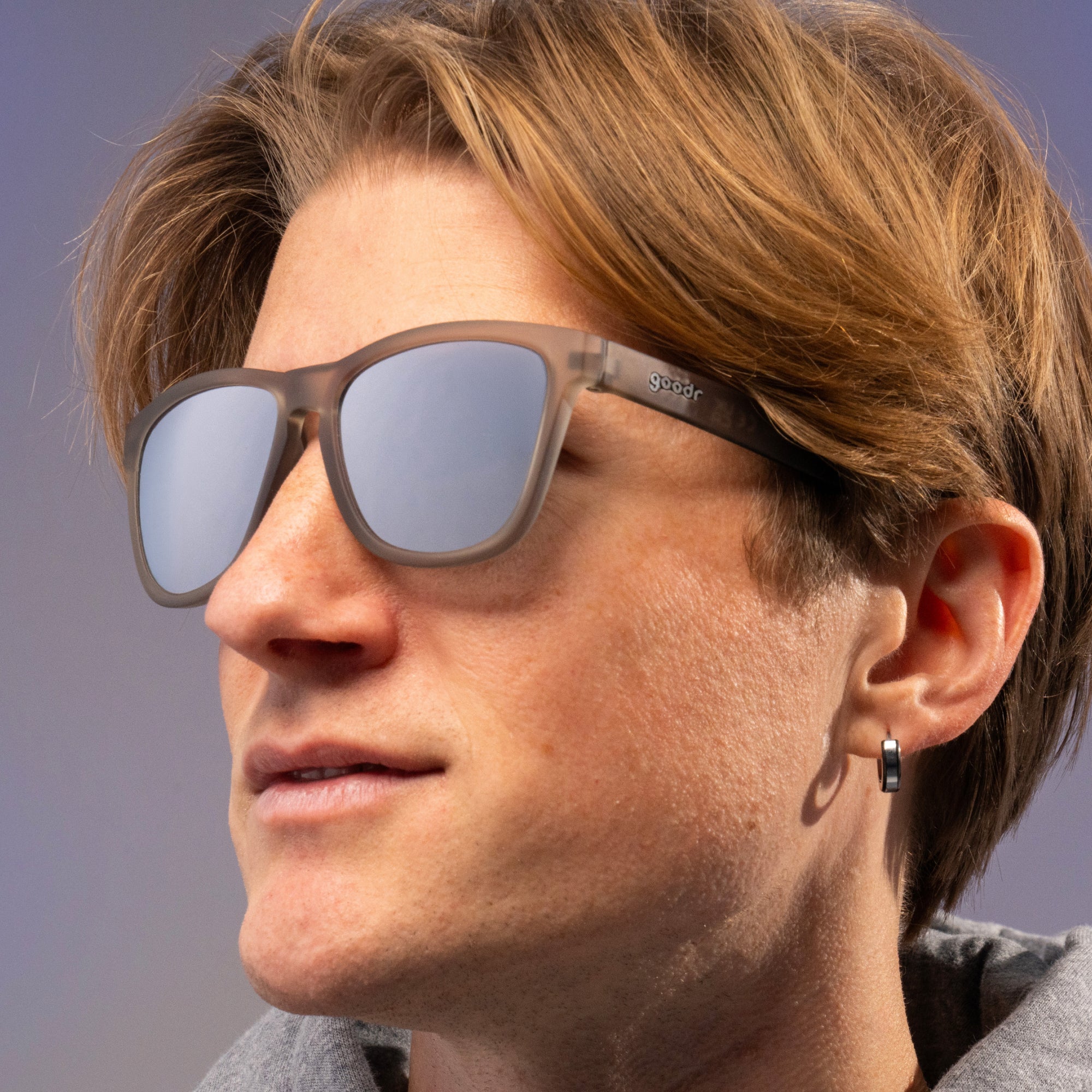 TRAVELERSHATライトグレー38 Gray & Chrome Sunglasses - Valhalla | goodr sunglasses